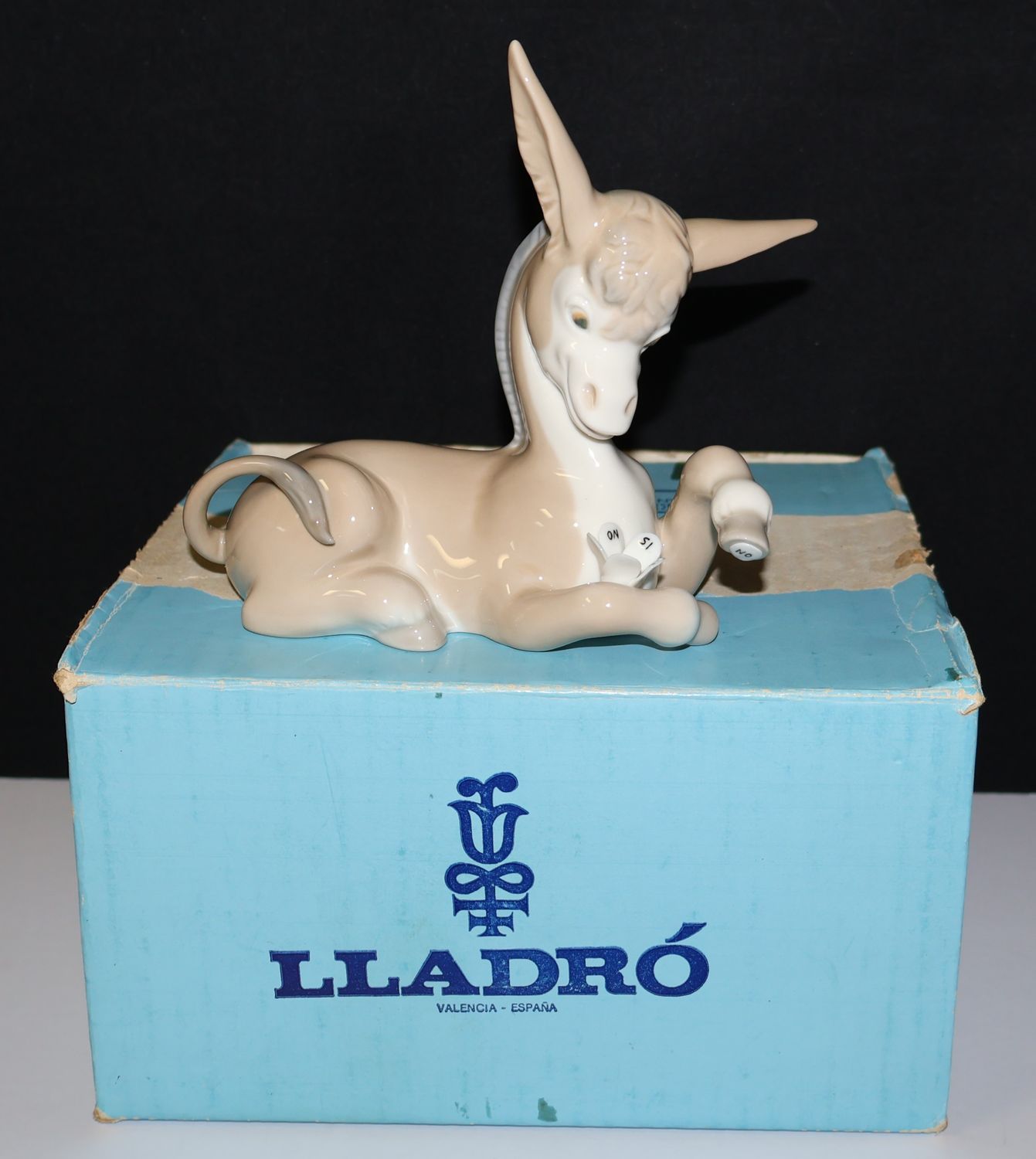 Lladro &quot;Donkey in Love&quot; #4524 - Whimsical Porcelain Figurine in Original Box