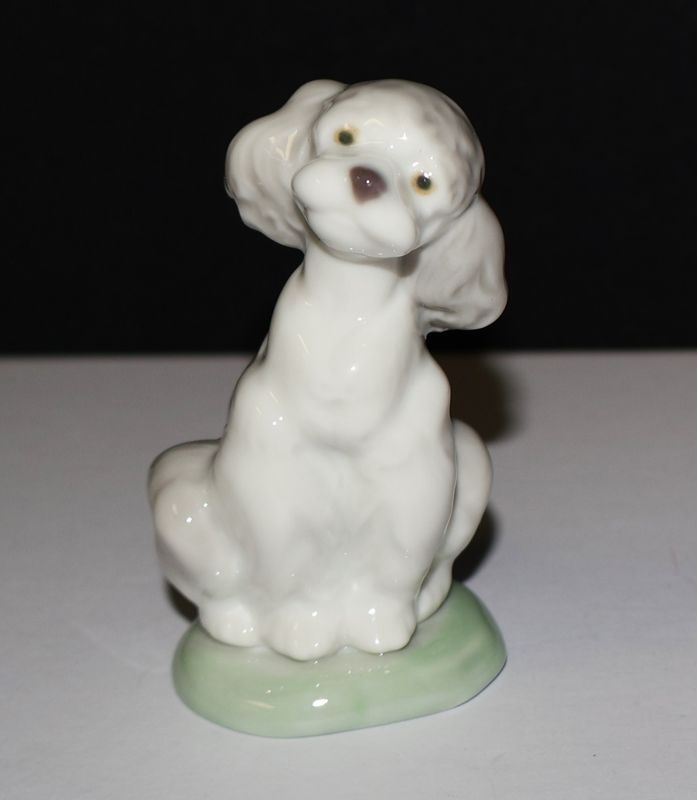 Lladro A Friend for Life #7685 Poodle Puppy Dog Gloss Figurine Collector Society