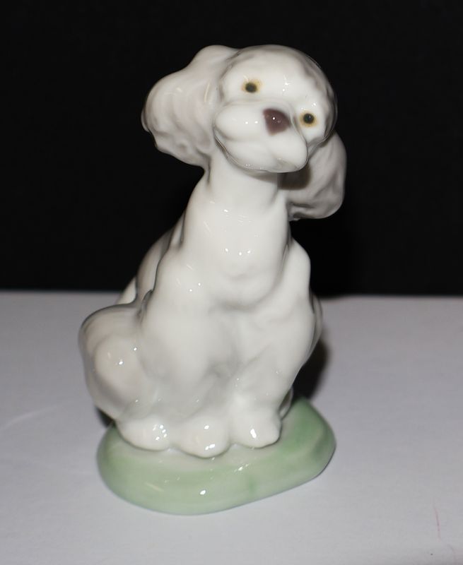 Lladro A Friend for Life #7685 Poodle Puppy Dog Gloss Figurine Collector Society