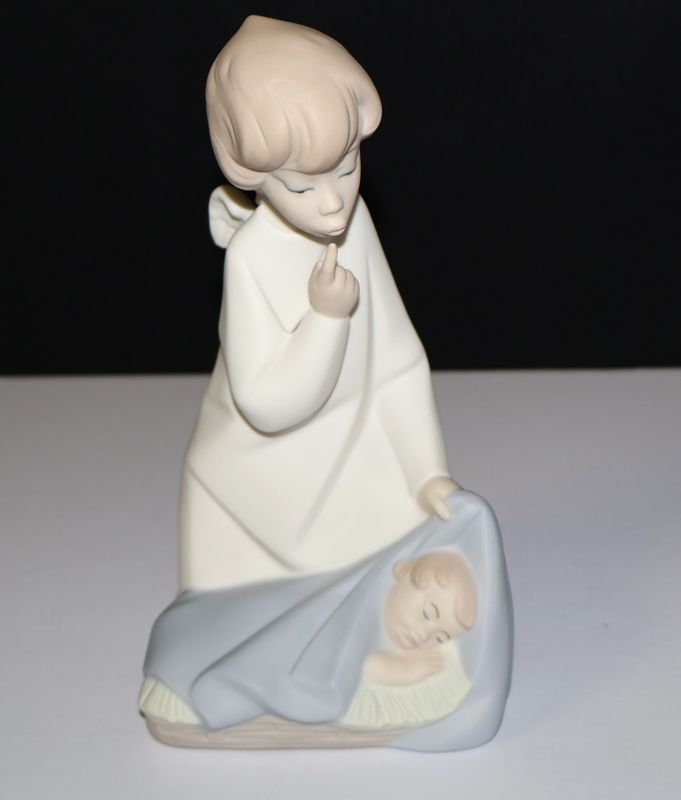 Lladro &quot;Angel with Sleeping Baby&quot; Matte Porcelain Figurine #4635 - Mint in Box
