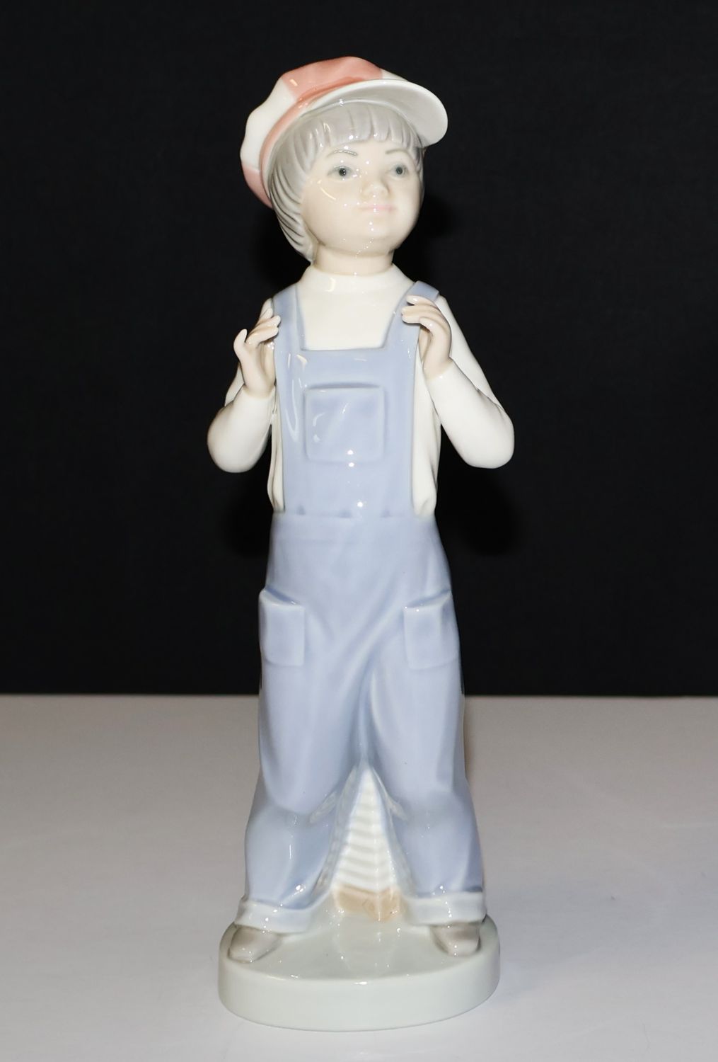 Lladro “Boy from Madrid” #4898 Spanish Traditions Figurine by Francisco Catala