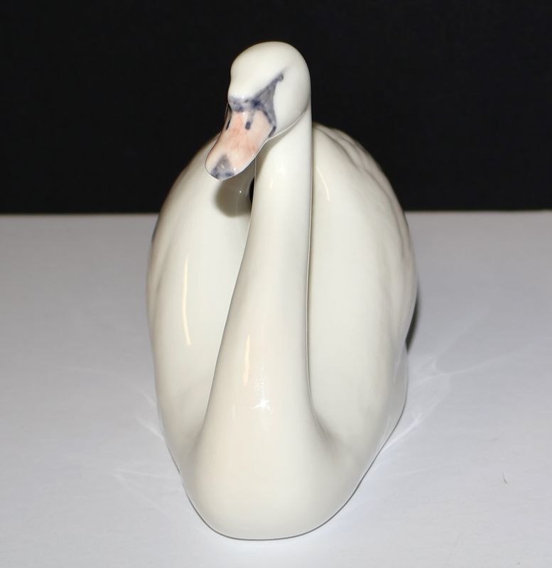 Royal Copenhagen Swan #755 Porcelain Figurine - 6.5” - Retired 1991 - Eric Nielsen