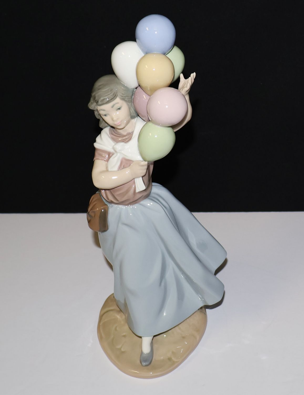 Lladro “Balloons For Sale” Figurine #5141 – Young Girl Selling Balloons