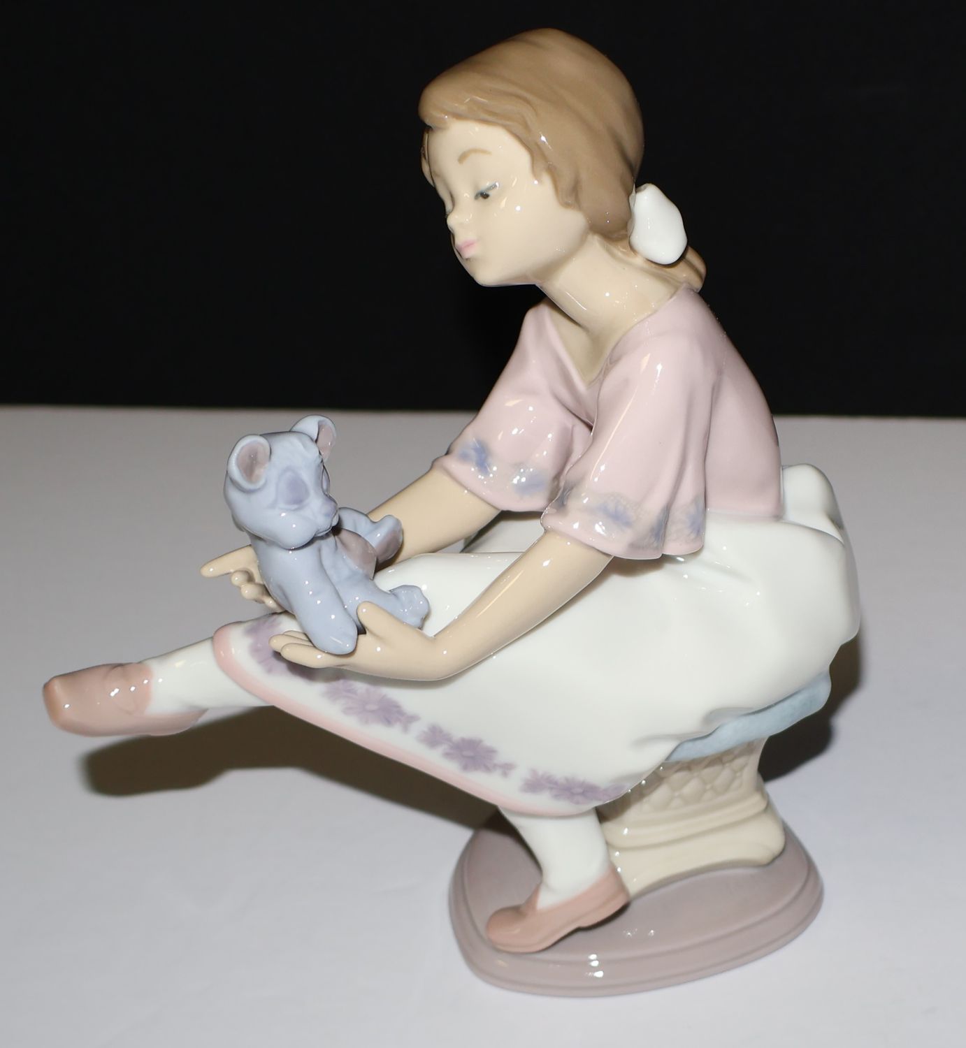 Lladro &quot;Best Friend&quot; Figurine #7620 – Girl with Teddy Bear – 1993 Collectors Society