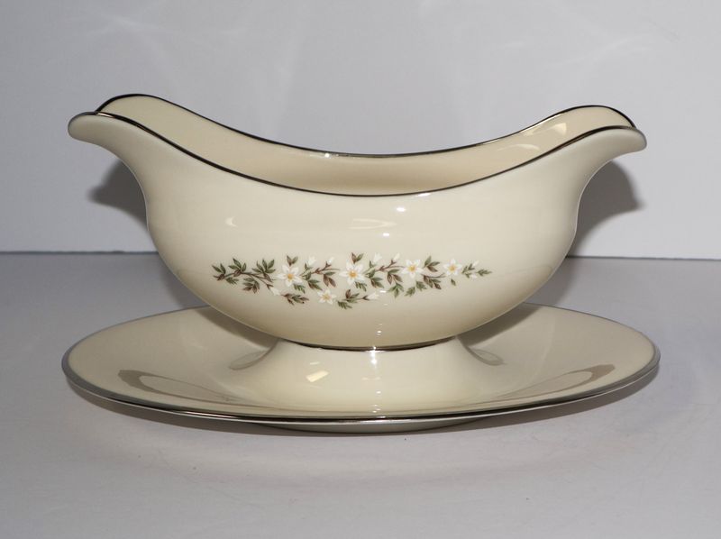 Lenox Brookdale Gravy Boat with Attached Underplate – Floral with Platinum Trim | Made in USA