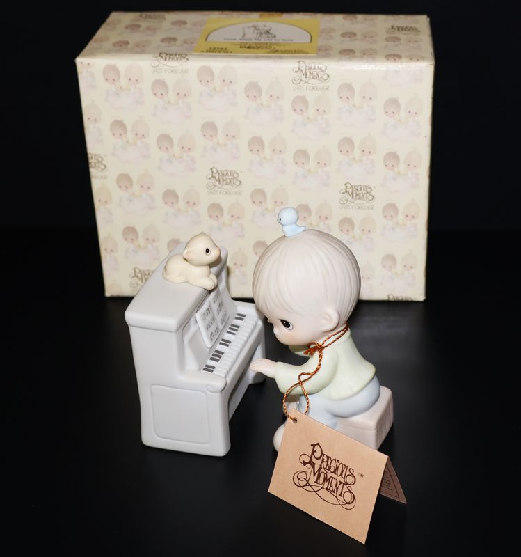 Precious Moments Musical Figurine #12165 “Lord, Keep My Life in Tune” – with Box