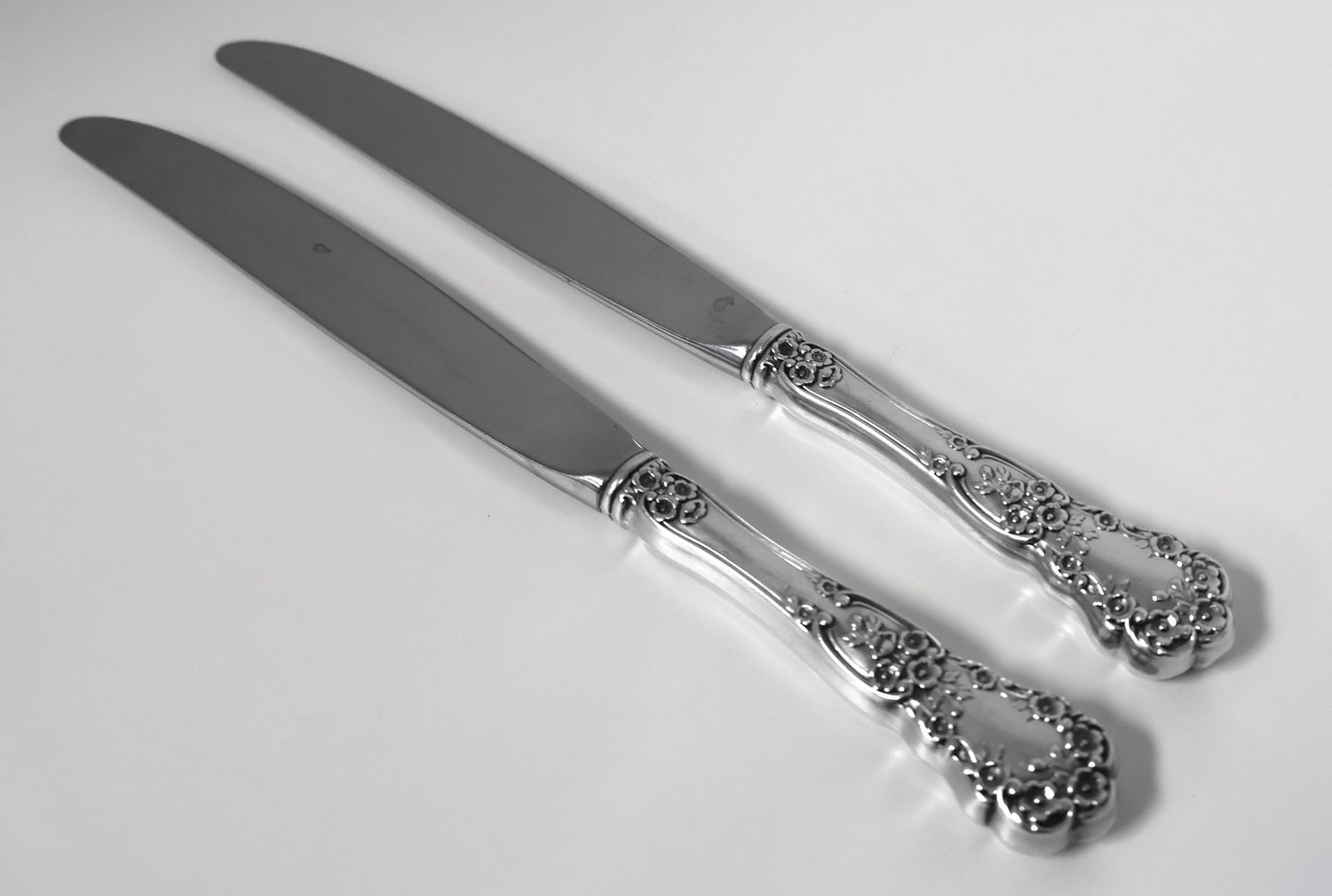 Set of 2 Gorham Buttercup Sterling Silver Modern Knives – Hollow Handles – No Monogram