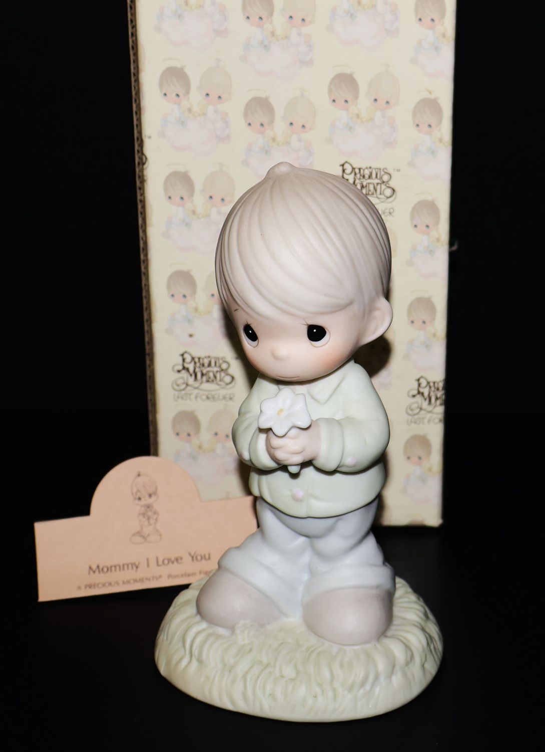 Precious Moments 1987 Figurine “Mommy I Love You” (109975) with Original Box