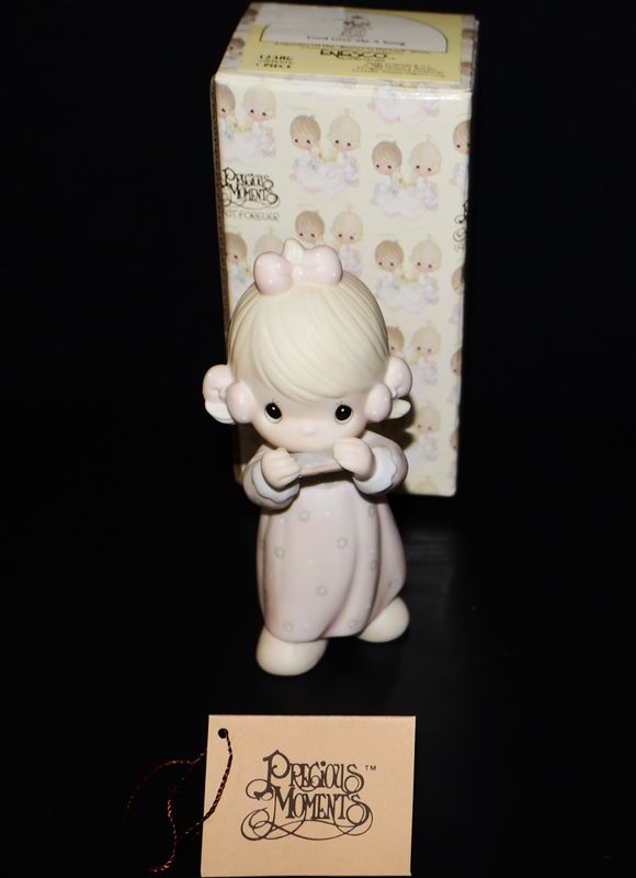 Precious Moments 1984 Figurine “Lord Give Me A Song” (12386) with Original Box