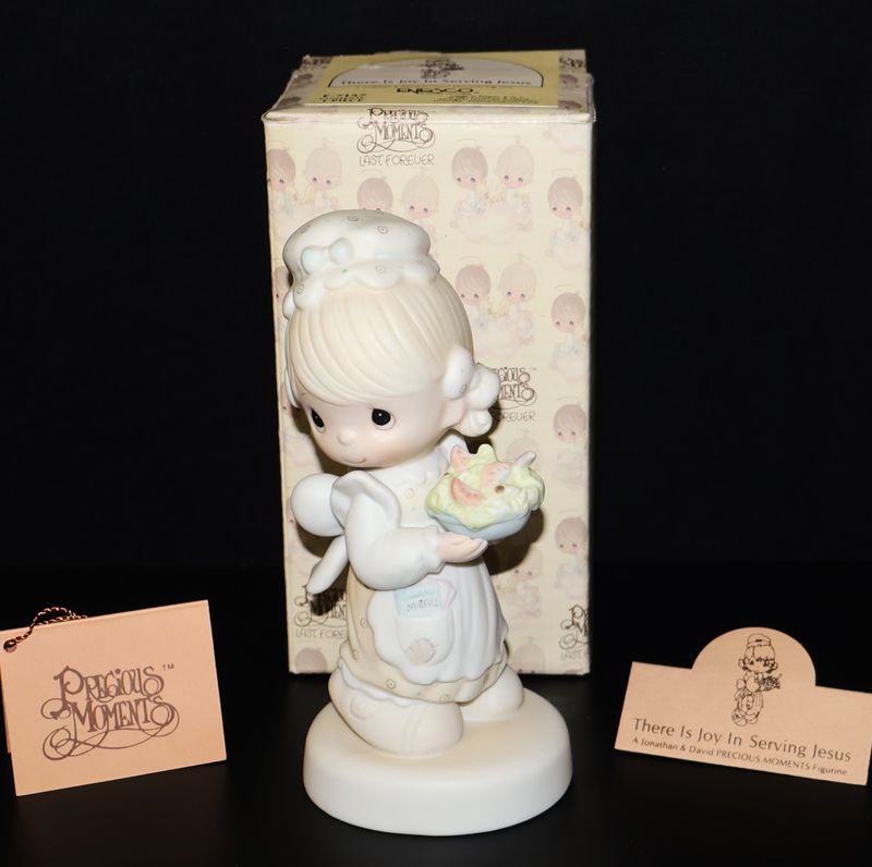 Precious Moments 1981 Figurine “There is Joy in Serving Jesus” (E-7157) with Original Box