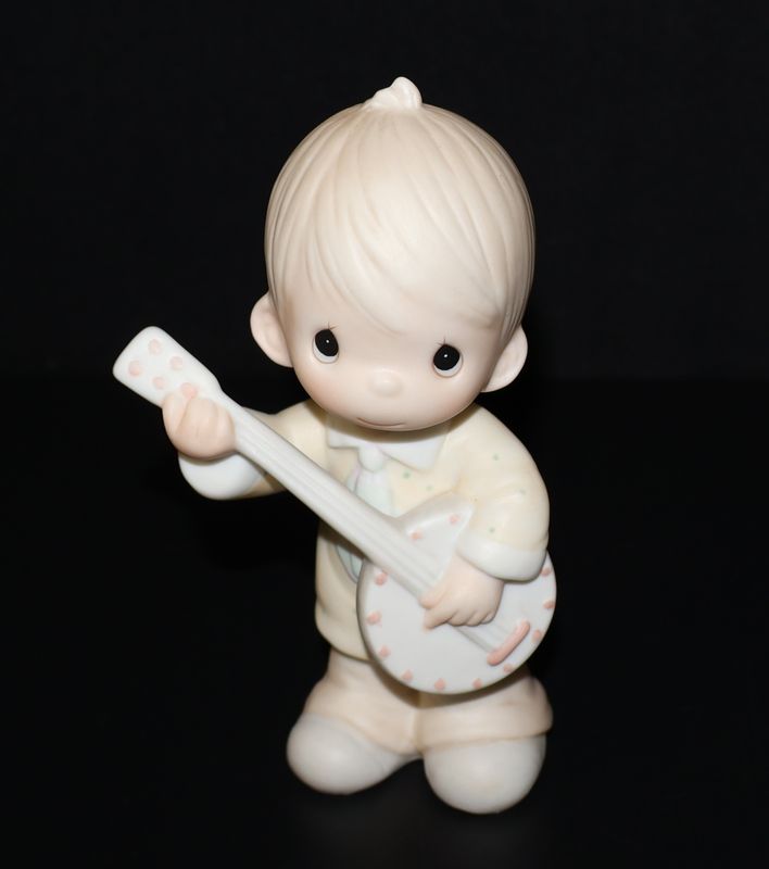 Precious Moments 1984 Figurine “Happiness Is The Lord” (12378) with Original Box