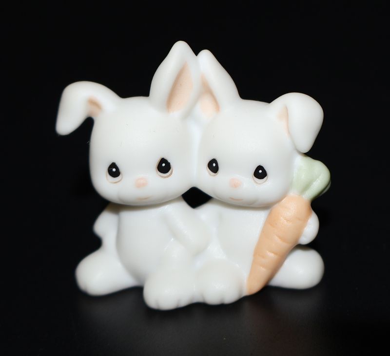Precious Moments 1992 “Two by Two” Bunnies with Carrot Figurine #530123 with Original Box