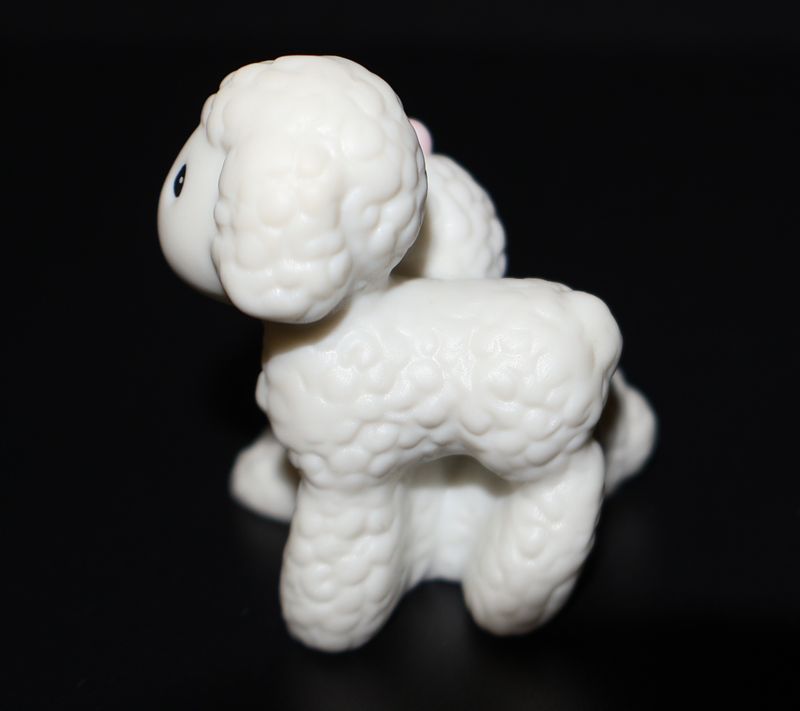 Precious Moments 1992 “Two by Two” Sheep Figurine #530077 with Original Box