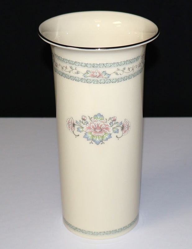 Lenox Charleston 8.25” Porcelain Vase – Platinum Trim | Made in the USA