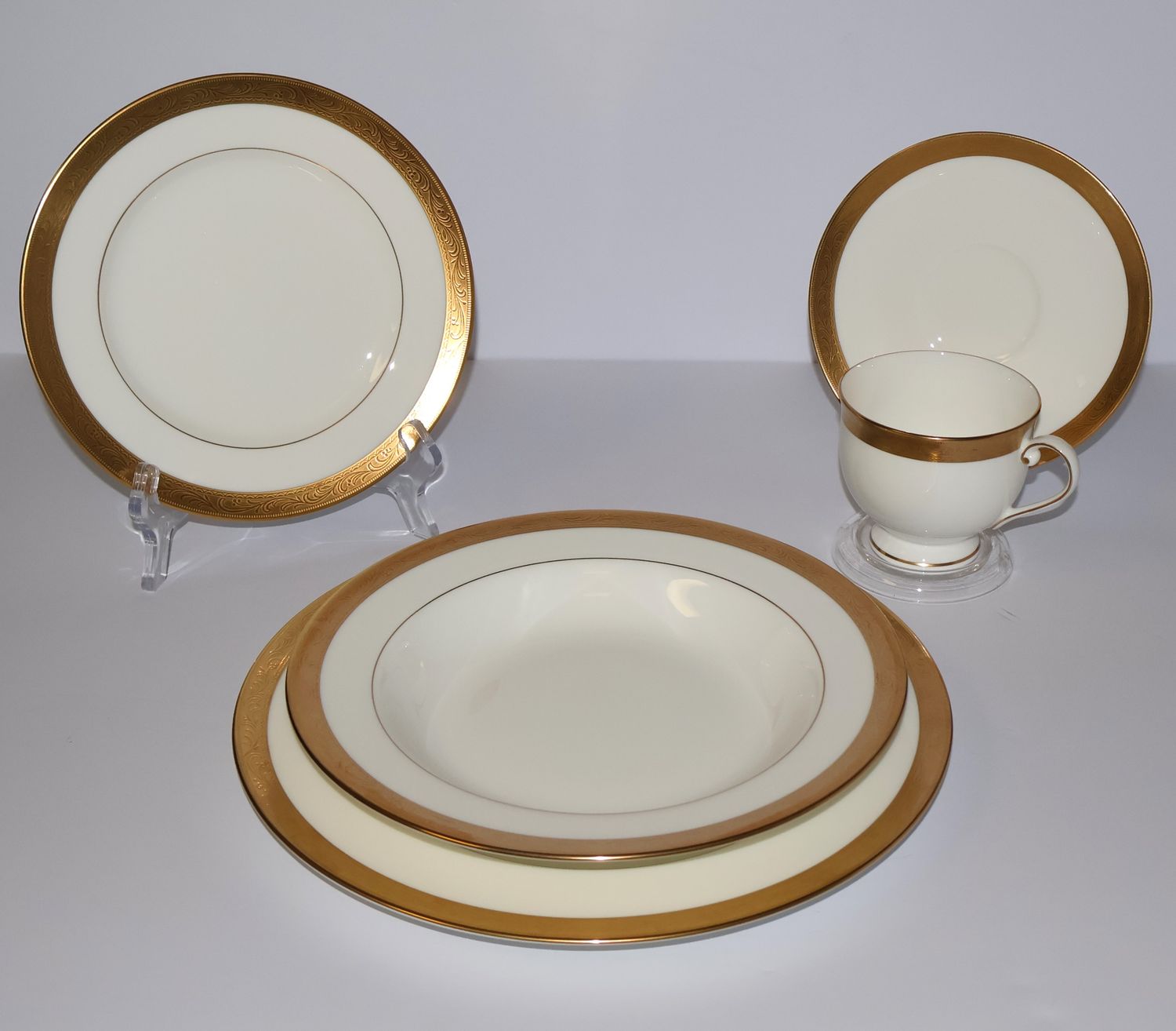 Mikasa Crown Jewel 5-Piece Place Setting (AK01) Indonesia | Multiple Sets Available