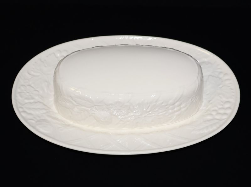 Mikasa English Countryside Covered Butter Dish – 1/4 Pound | White DP900