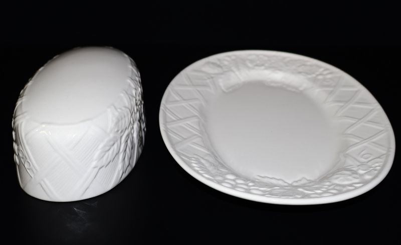 Mikasa English Countryside Covered Butter Dish – 1/4 Pound | White DP900