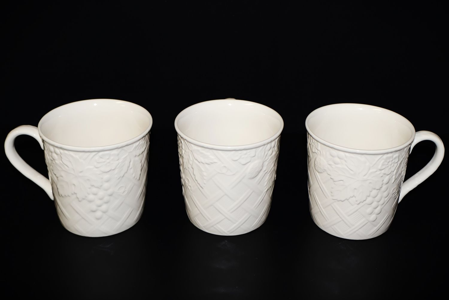 Mikasa English Countryside (Set of 3) Coffee Mugs 3 1/2” | White DP900