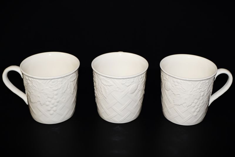 Mikasa English Countryside (Set of 3) Coffee Mugs 3 1/2” | White DP900
