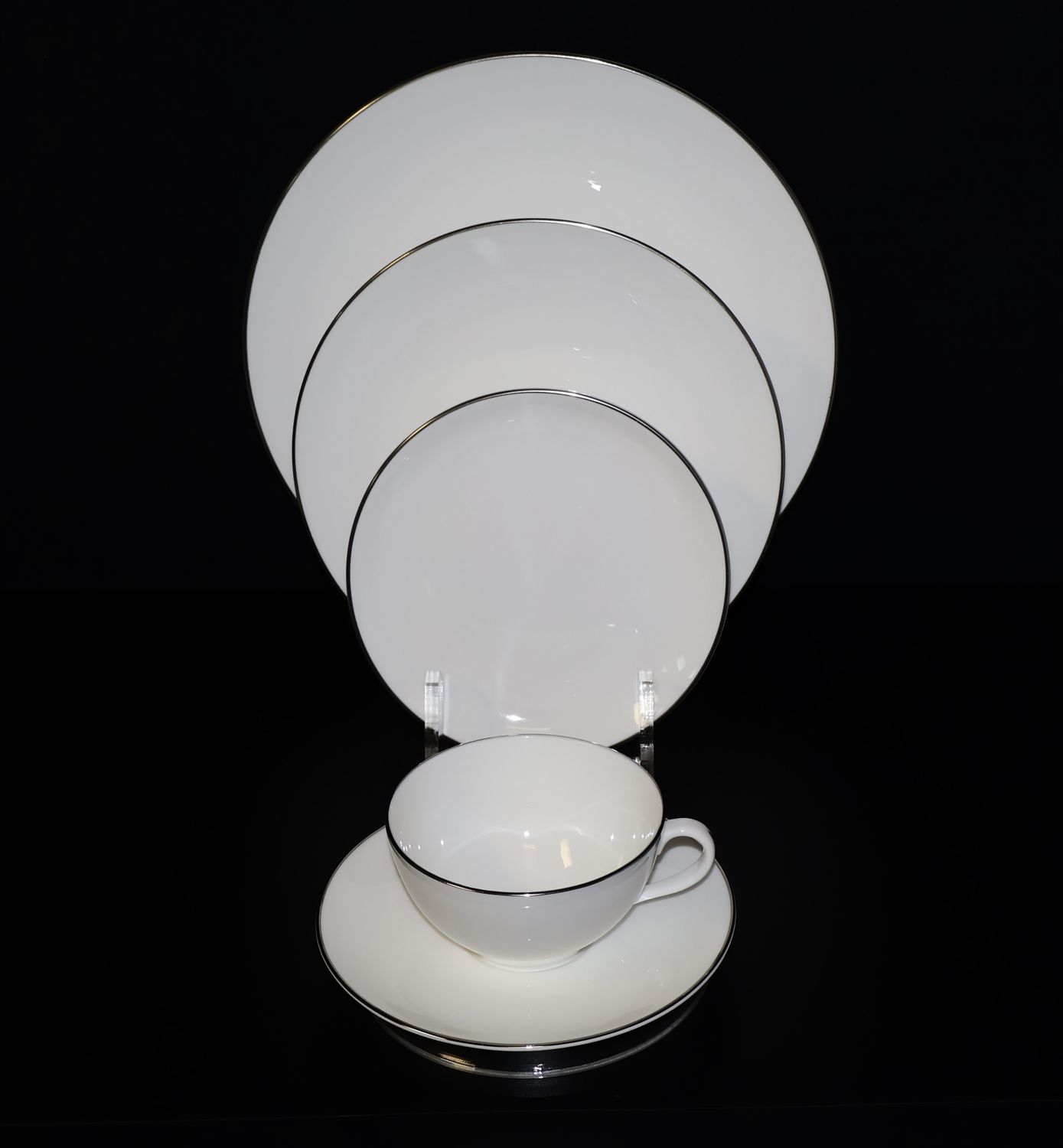Royal Doulton Carousel 5-Piece Place Setting – H4975 England | Multiple Sets Available
