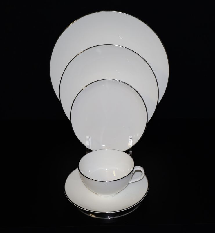 Royal Doulton Carousel 5-Piece Place Setting – H4975 England | Multiple Sets Available