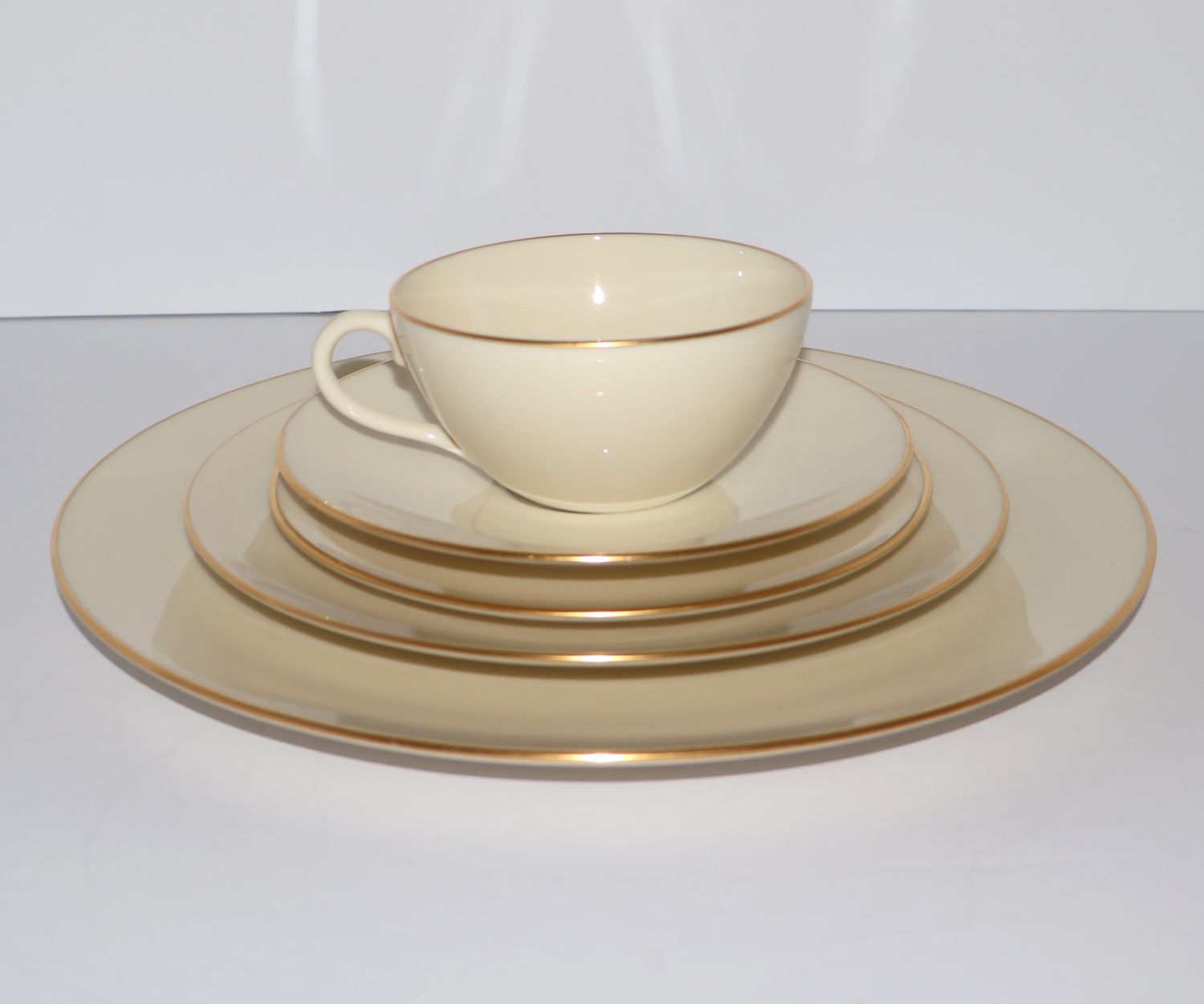 Lenox Olympia 5-Piece Place Setting - Gold Trim | Multiple Sets Available