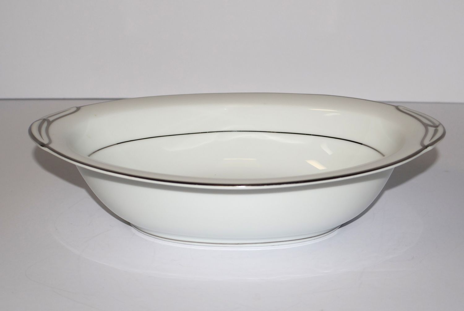 Noritake Derry (5931) Oval Vegetable Serving Bowl – 10 1/2” | Platinum Trim