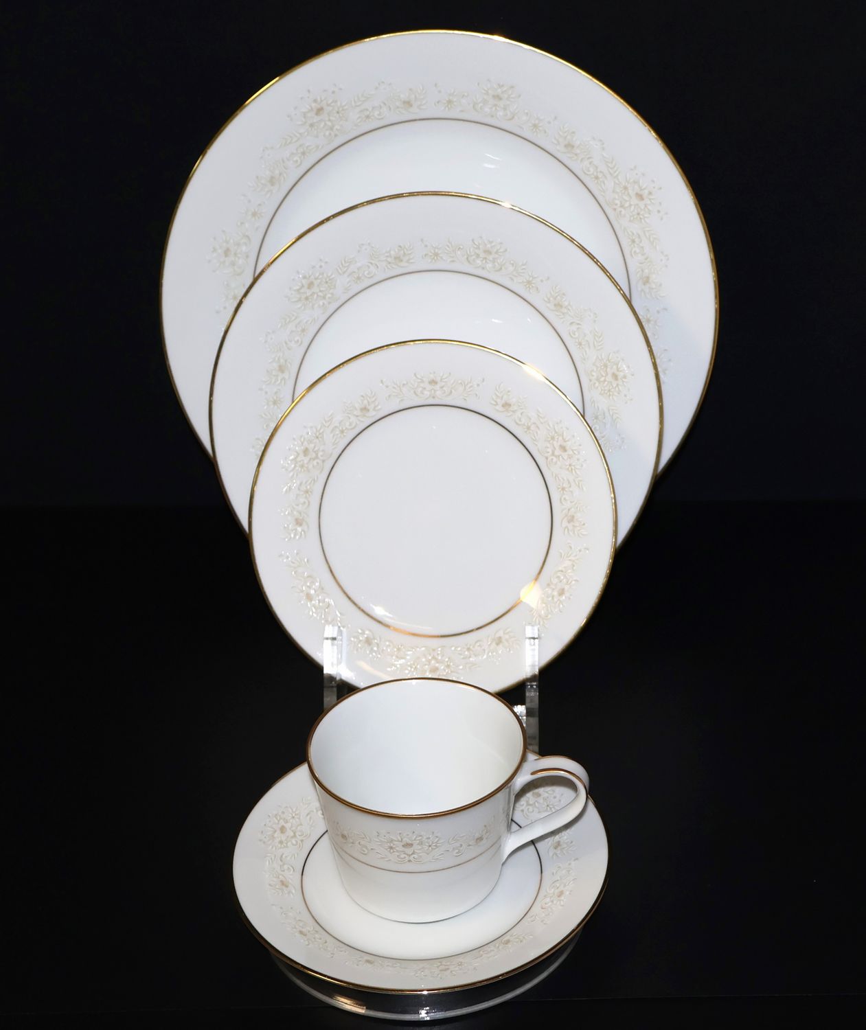 Noritake Dearest 5-Piece Place Setting with Bread Plate | Multiple Sets Available