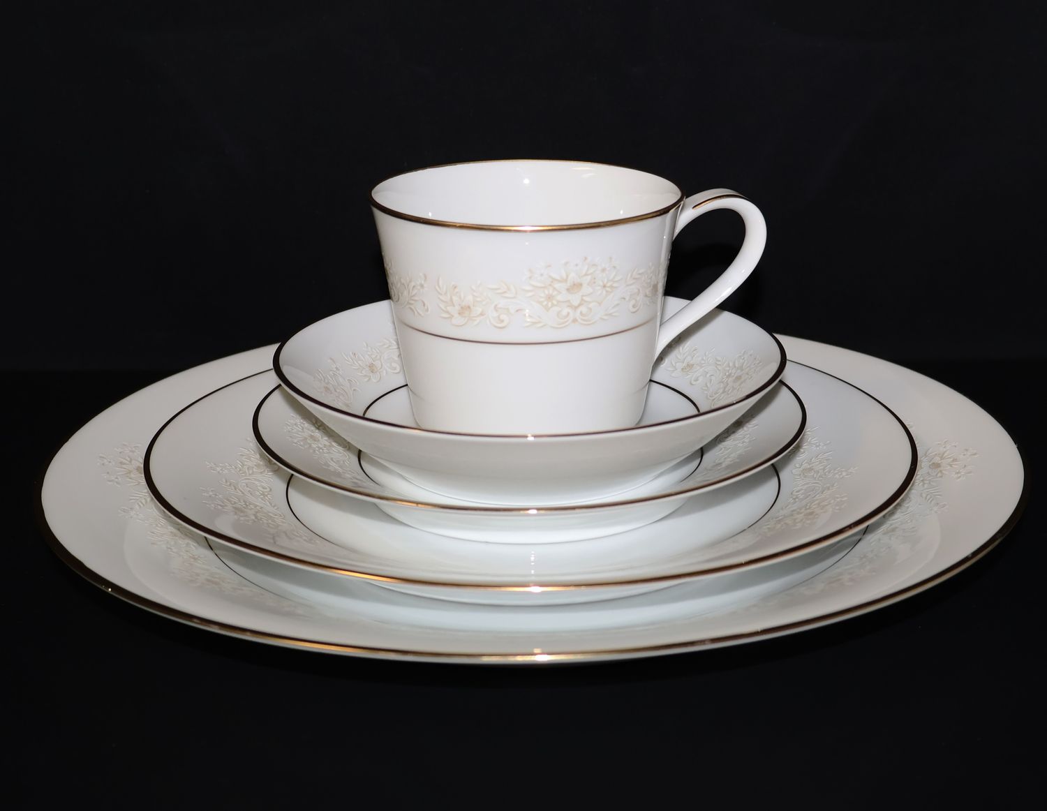 Noritake Dearest 5-Piece Place Setting with Fruit Bowl | Multiple Sets Available
