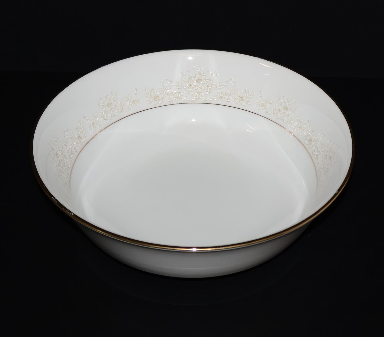 Noritake Dearest 9” Round Vegetable Serving Bowl | Gold Trim