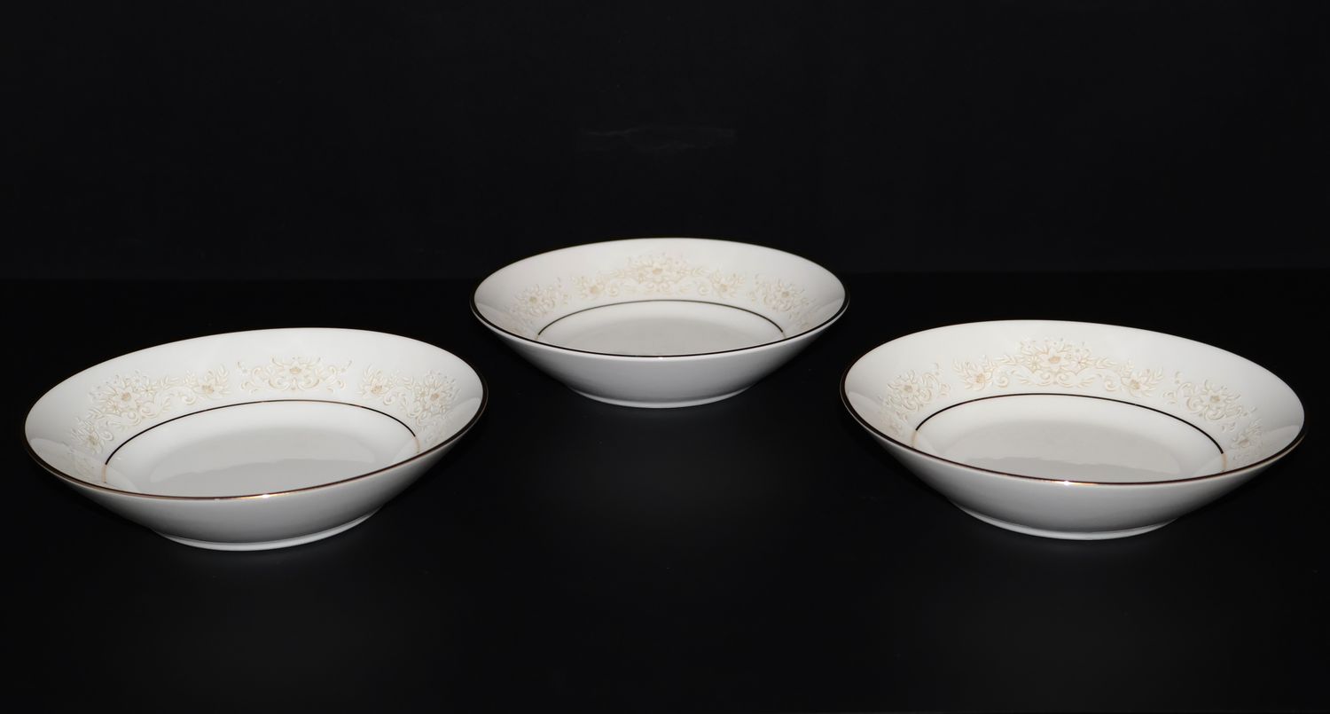 Noritake Dearest 5 1/2” Fruit / Dessert Bowls – Gold Trim | Set of 3