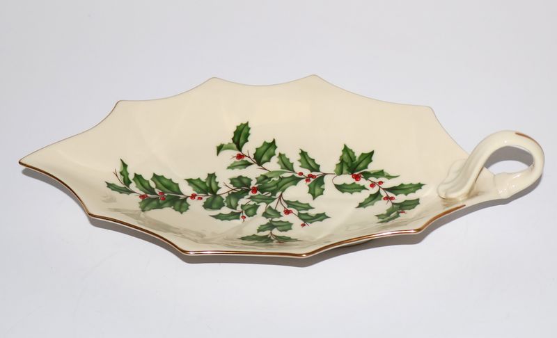 Lenox Holiday 10” Leaf-Shaped Dish with Handle – Holly &amp; Berries | Made in the USA
