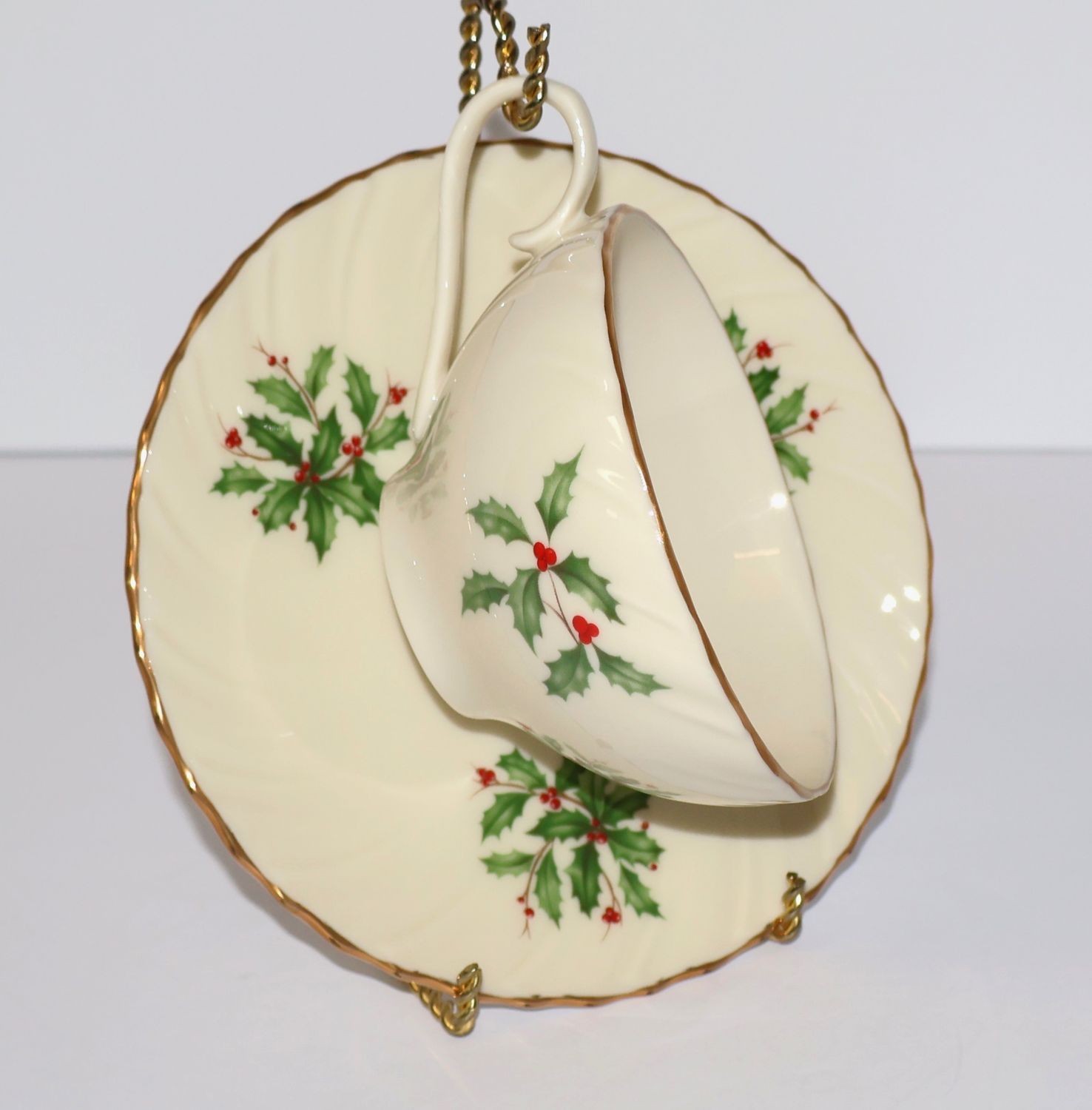 Lenox Holiday “Special” Swirled Cup &amp; Saucer – Holly &amp; Berries | Multiple Sets Available