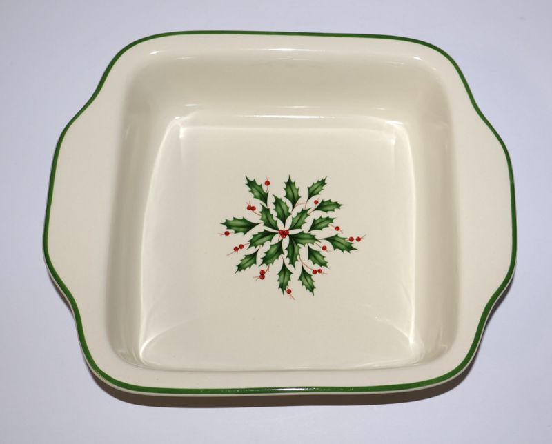 Lenox Holiday “American by Design” 10” Square Baking Dish | Green Trim – Holly &amp; Berries