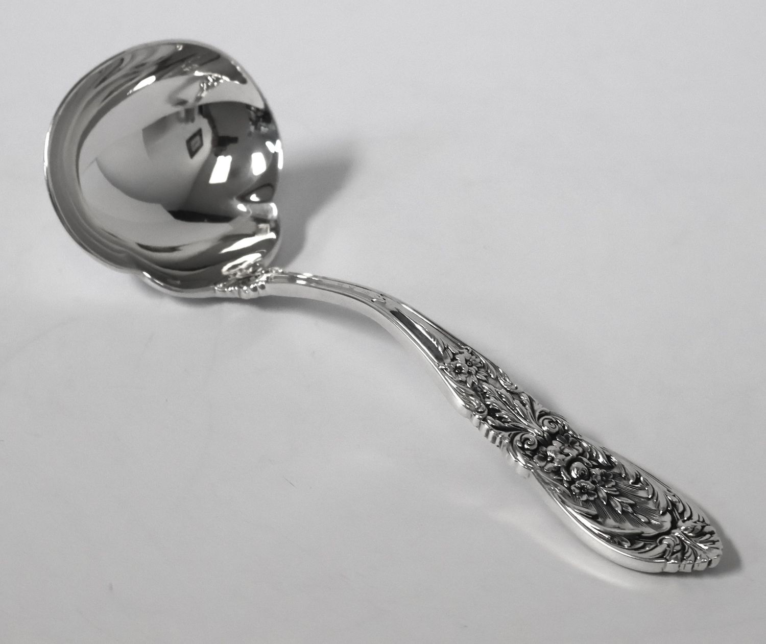Tuttle Richelieu Sterling Silver 7” Gravy Ladle – La Preference Collection | No Monogram