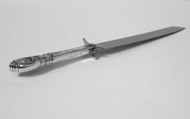Tuttle Richelieu Sterling Silver Wedding Cake Knife with Guard – 12 3/4” | No Monogram
