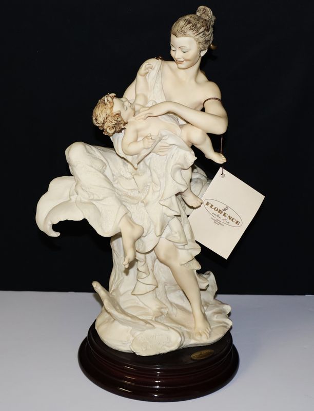 Giuseppe Armani Florence “Sweet Smile” Maternity Figurine 13.5” – 1995 Capodimonte, Original Box &amp; Hangtag