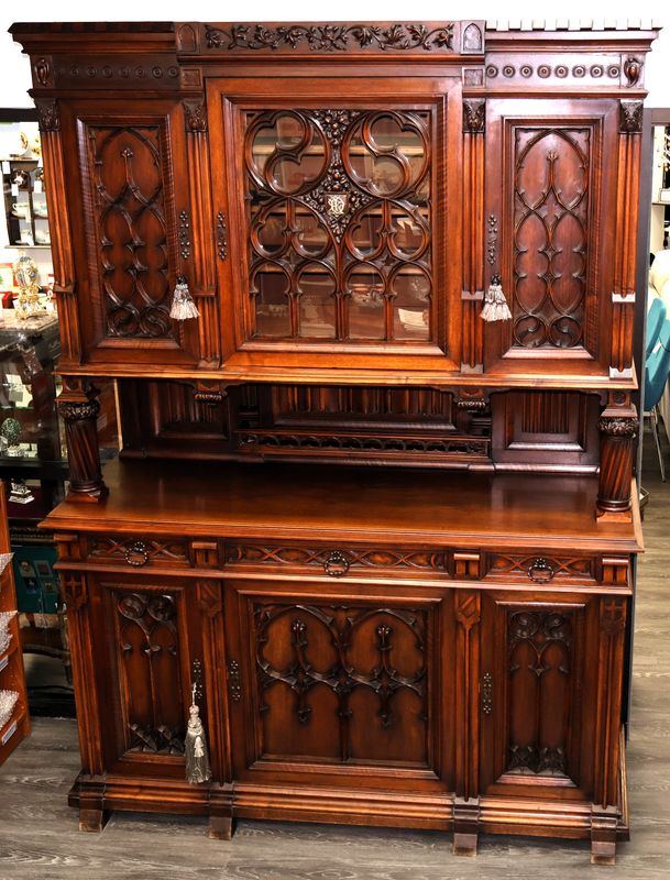 Antique English Gothic Revival Oak 2-Piece Sideboard Buffet Hutch c. 1870–1895