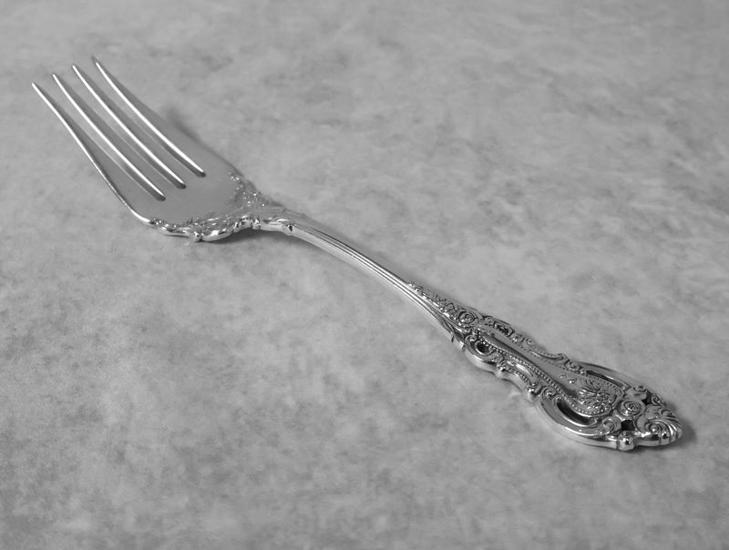 Wallace Grand Victorian Sterling Silver 8 1/2” Cold Meat Serving Fork – No Monograms