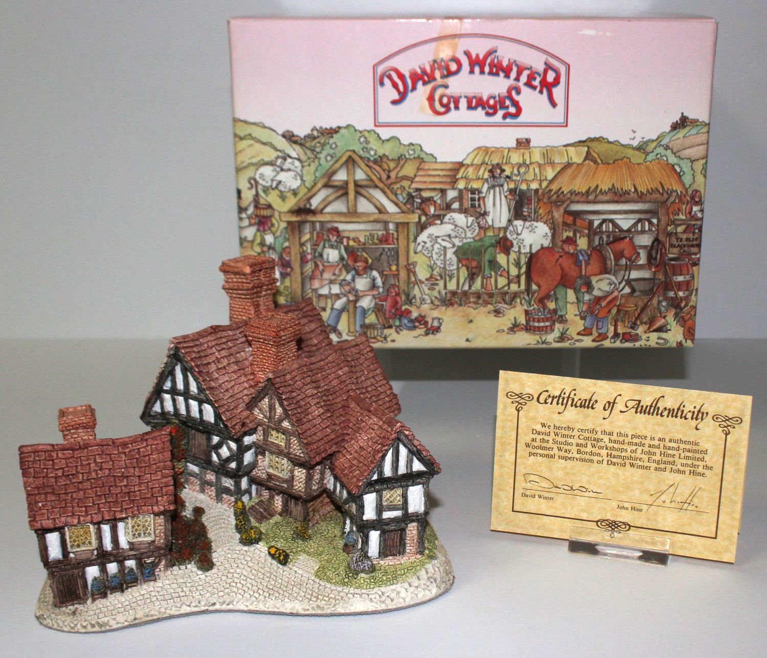 David Winter Stratford House Cottage 1981 Regions Collection in Box with COA