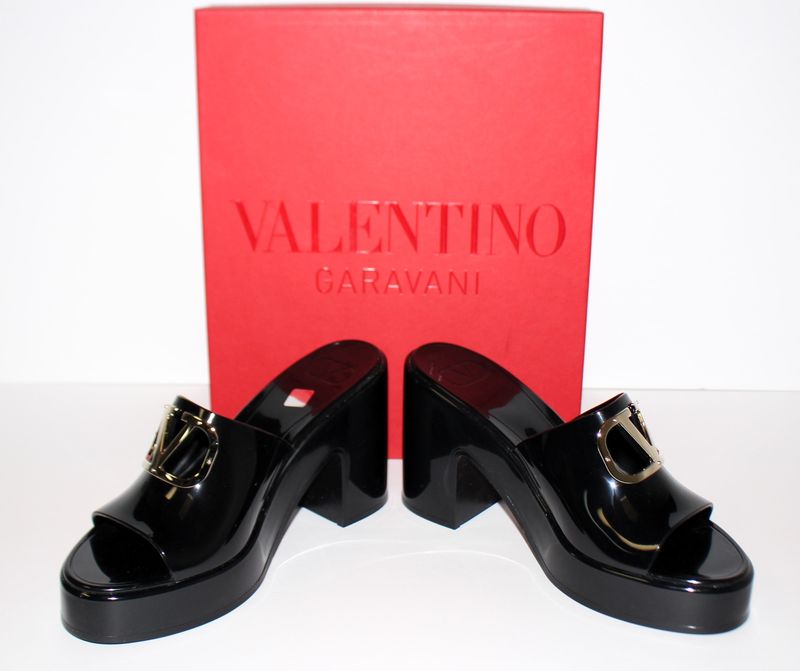 Valentino Garavani Black V Logo PM Platform Rubber Slide Sandals, 38 Euro / 8 US