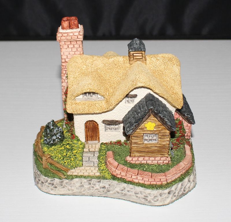 David Winter "Buttercup Cottage" 1995 Collectors Guild Scene in Box with COA