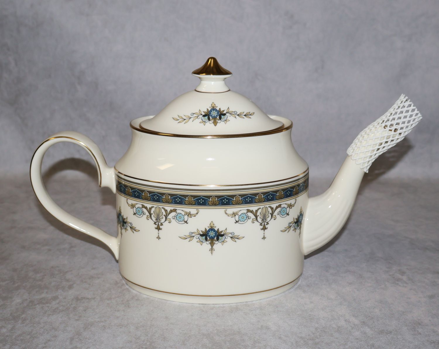 Minton Grasmere Blue Fine Bone China 4-Cup Teapot with Lid – Made in England