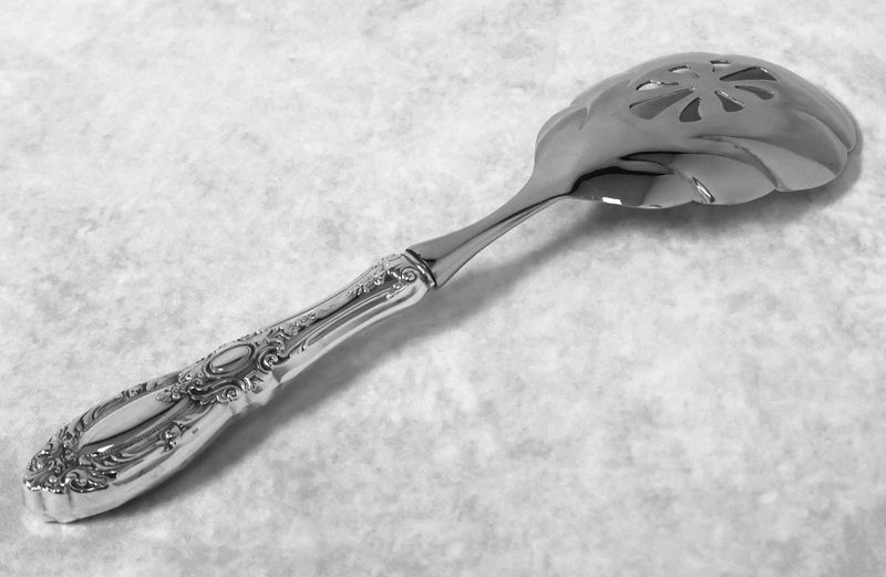 Towle King Richard Sterling Silver Pierced Vegetable Serving Spoon – 9 5/8” | No Monogram