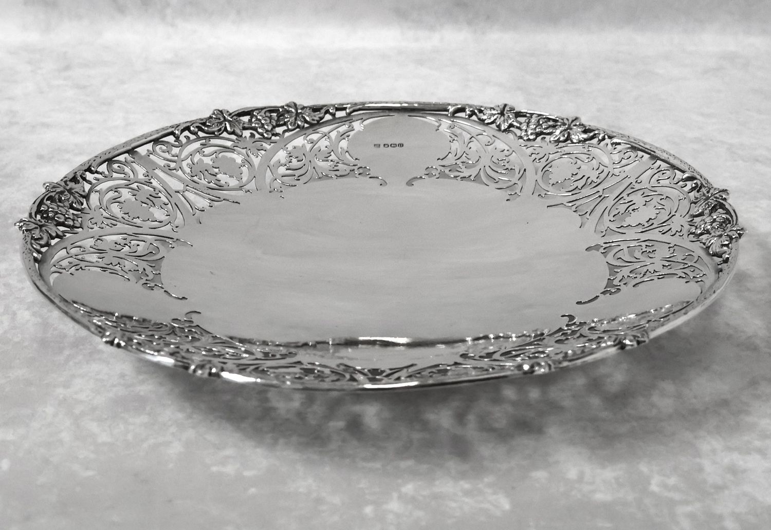 Sheffield PP Ltd 1962 Sterling Silver 10.5” Pierced Pedestal Salver Footed Tray – 614g
