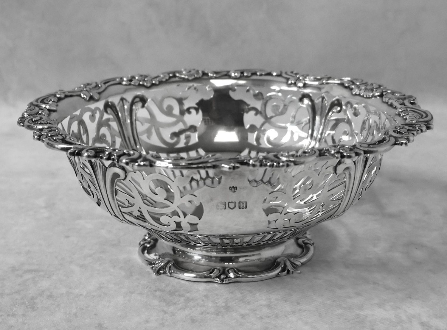 Victorian Barnard London 1890 Sterling Silver Reticulated Pedestal Bowl – 292g