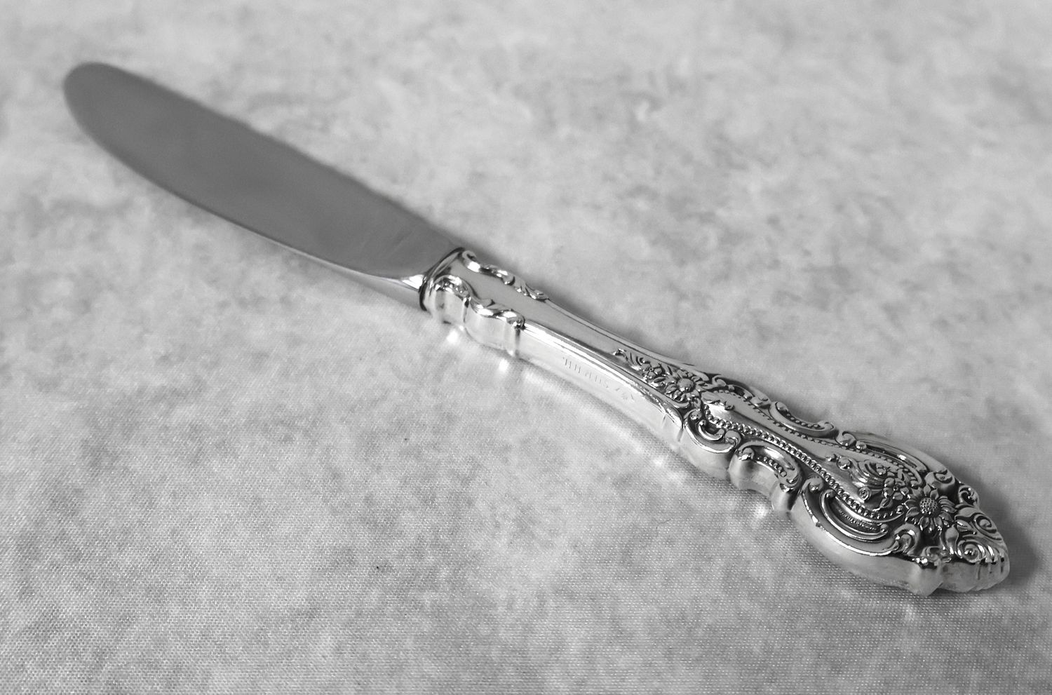 Wallace Grand Victorian Sterling Silver Butter Spreader 6 3/8” HH – No Monogram