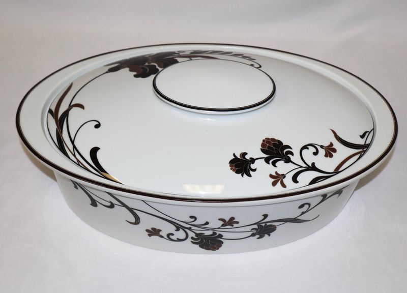 Mikasa Cocoa Blossom 4 Qt Oval Covered Casserole Dish SL170 Portugal