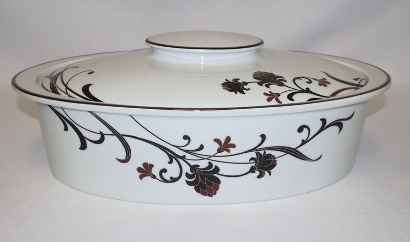 Mikasa Cocoa Blossom 4 Qt Oval Covered Casserole Dish SL170 Portugal