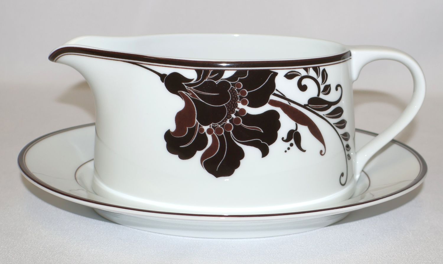 Mikasa Cocoa Blossom Gravy Boat &amp; Underplate SL170 Portugal 2-Piece Set